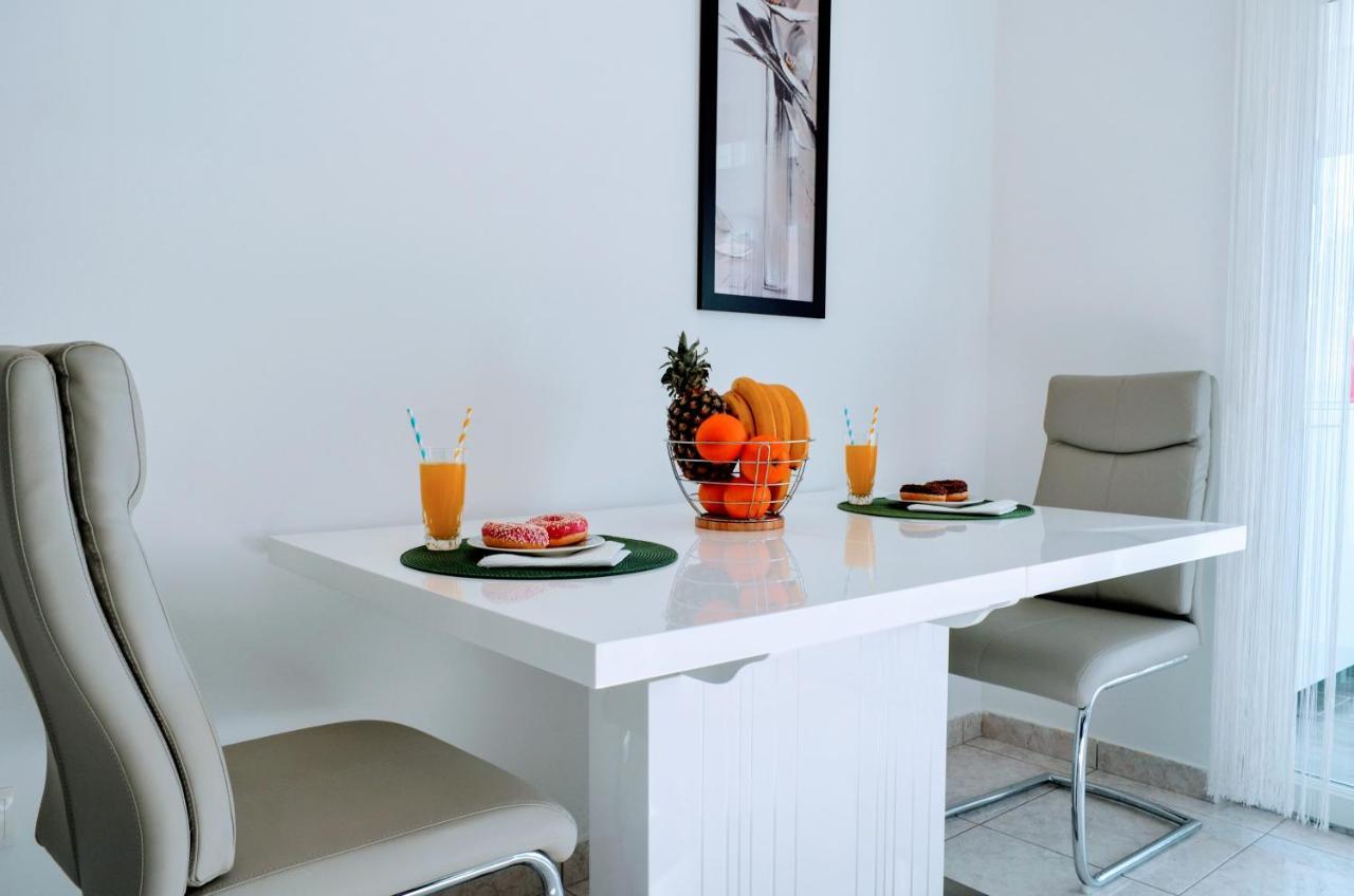 Mihaela Studio Apartmans 150M Near The Beach Kaštela Exteriér fotografie