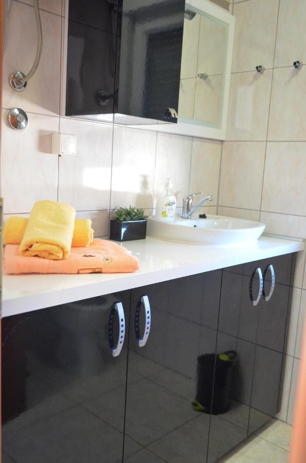 Mihaela Studio Apartmans 150M Near The Beach Kaštela Exteriér fotografie