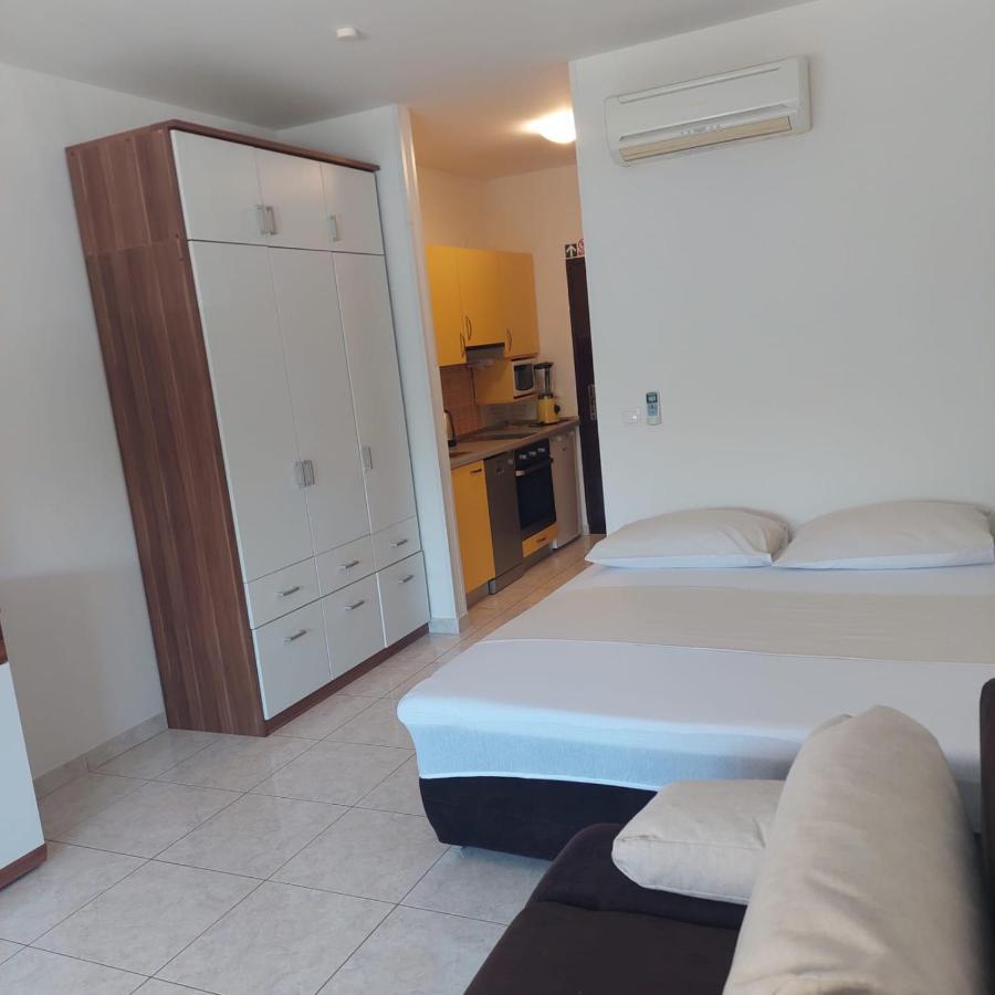 Mihaela Studio Apartmans 150M Near The Beach Kaštela Exteriér fotografie